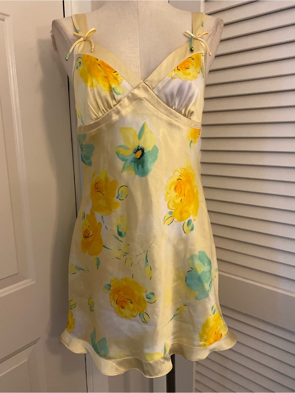 Vintage Y2K “Jones New York” Yellow and Aqua Floral Satin Slip Dress-Size Small